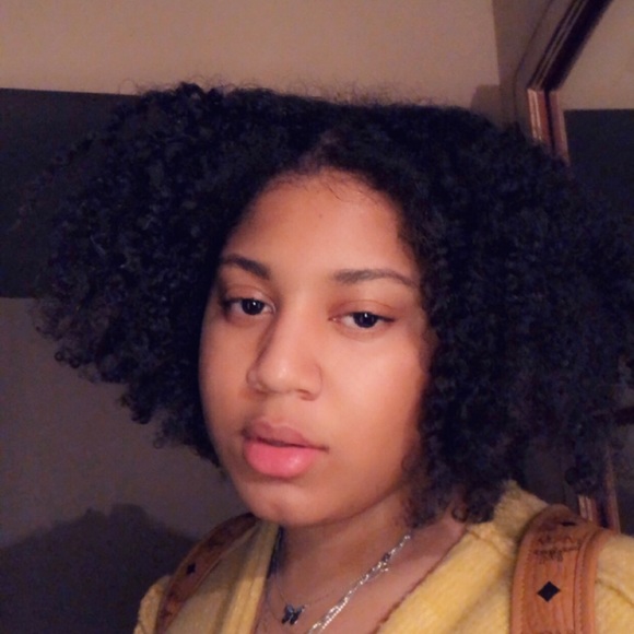 Meet your Posher, Julia - Picture 1 of 1